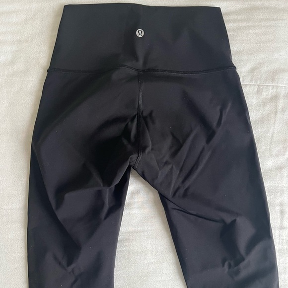 SOLD - Wunder Under High Waisted Leggings 25” - Picture 2 of 4